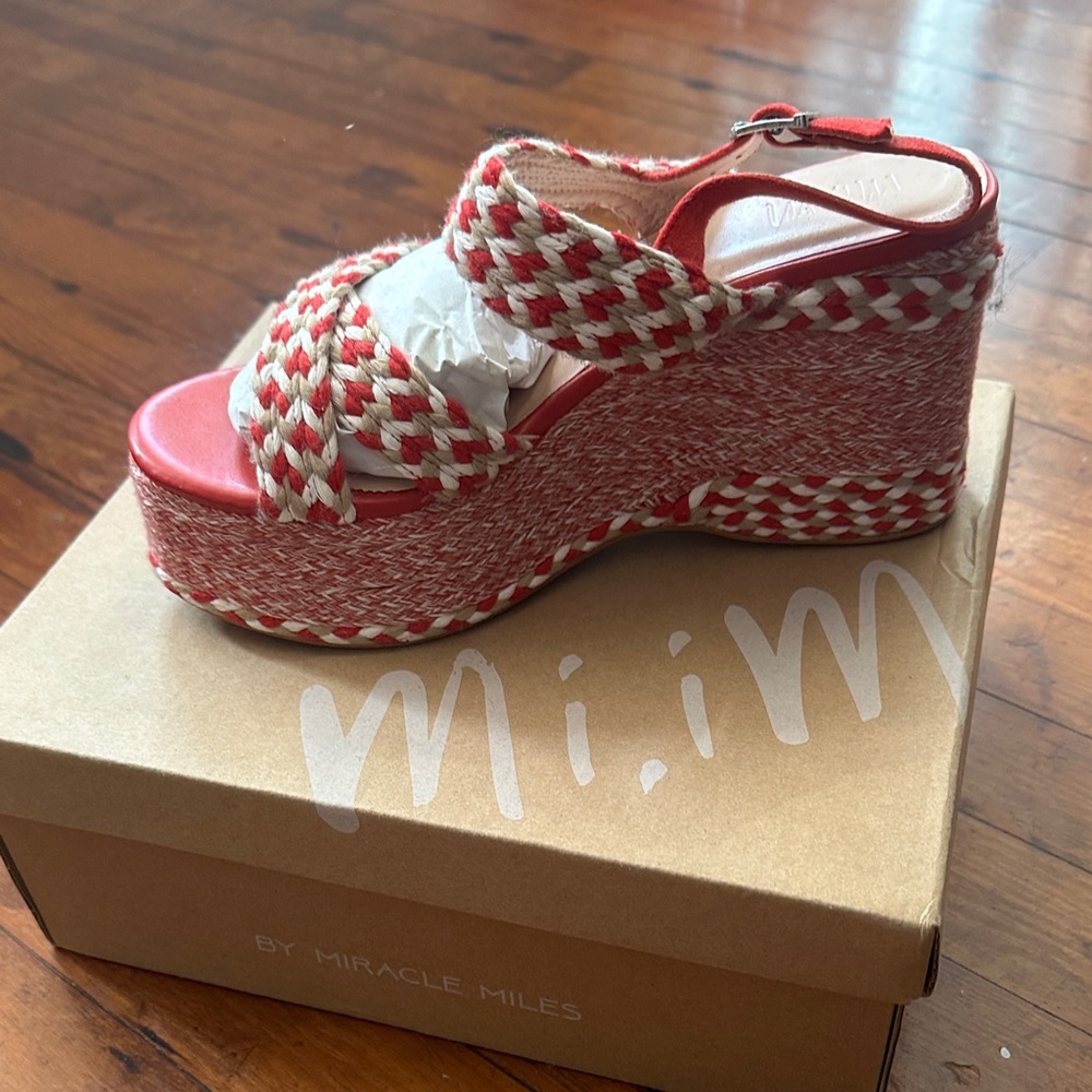 Mi.iM Red and White Woven Platform Sandals
